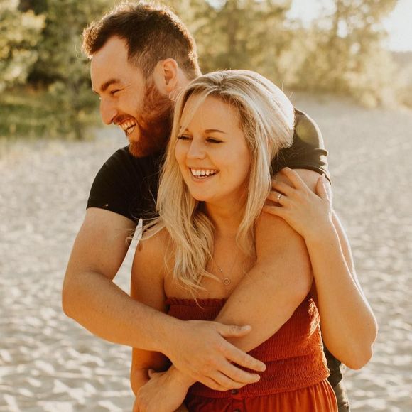 Meet your Posher, Sarah - Picture 2 of 5